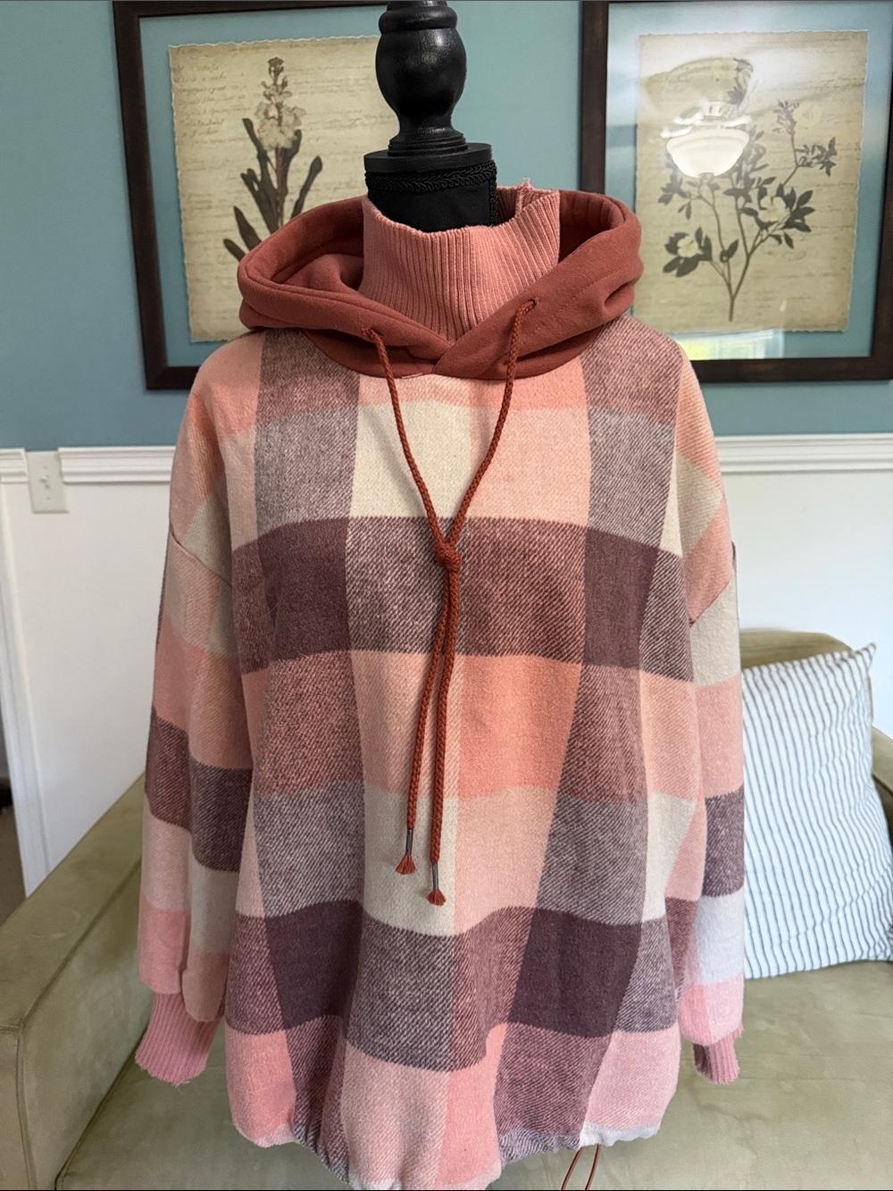 Plaid Drawstring Cowl-Neck Pullover Hoodie in Pink and Cream